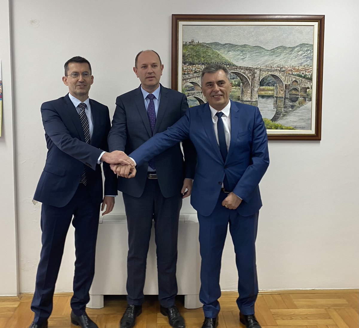 MicoDjukanovic's tweet photo. СЕТ Требиње 2022
Сусрео сам се са: премијером Републике Српске Радованом Вишковићем, градоначелником Требиња Мирком Ћурићем, Луком Петровићем директором ЕПРС-а и Мирославом Томашевићем директором ЕПС-а.

https://t.co/DmqjXd4Kyf https://t.co/Q8ttvTB8Kq https://t.co/03Oel6ErQZ