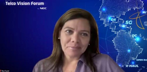 nec_colombia's tweet photo. #TelcoVisionForum Rita Fuziol de @Millicom "Aunque #5G y #OpenRAN no están atados, si el operador está haciendo cambios  en ambos elemento la estructura convergente del transporte juega un papel importante para atender ese caso de uso"

Inscríbete al día 2 https://t.co/SWgdu2KYi2 https://t.co/u4eJ5j2CjE