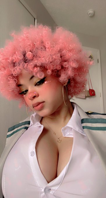 human mina cosplay! 💗 #MyHeroAcadamia #mha #cosplay #minaashido https://t.co/N1ScLVumg4<a href="/tag/myheroacadamia"class="tags">#MyHeroAcadamia</a><a href="/tag/mha"class="tags">#mha</a><a href="/tag/cosplay"class="tags">#cosplay</a><a href="/tag/minaashido"class="tags"><span>#minaashido</span></a>