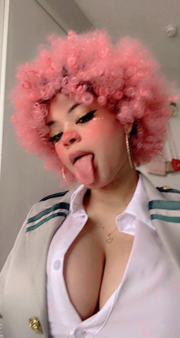 human mina cosplay! 💗 #MyHeroAcadamia #mha #cosplay #minaashido https://t.co/N1ScLVumg4<a href="/tag/myheroacadamia"class="tags">#MyHeroAcadamia</a><a href="/tag/mha"class="tags">#mha</a><a href="/tag/cosplay"class="tags">#cosplay</a><a href="/tag/minaashido"class="tags"><span>#minaashido</span></a>