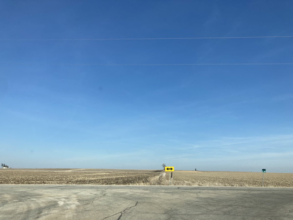 TeelaWild's tweet photo. Happy Spring from Desolation, Iowa!!! #HappySpring #TheMiddleOfNowhere https://t.co/35QEZ2OMpB