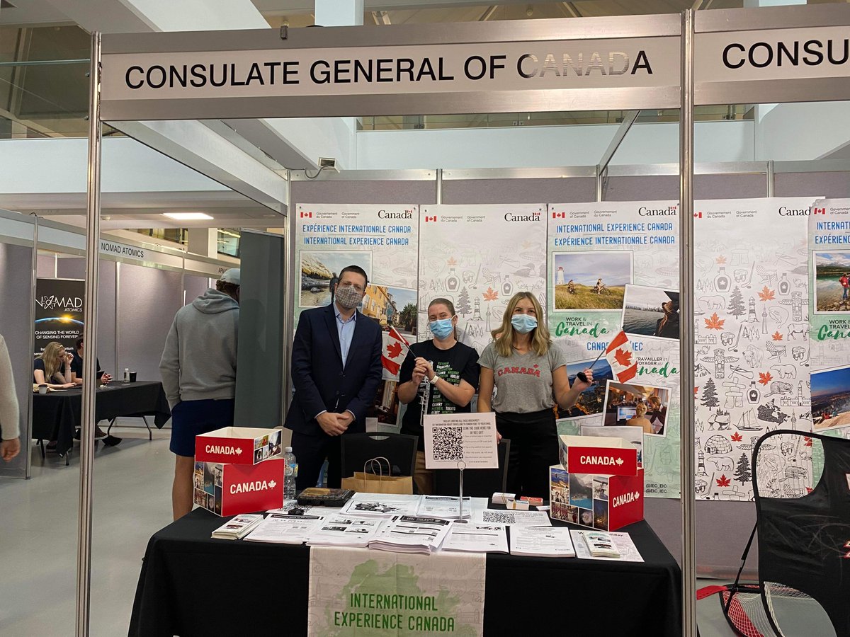 canadadownunder's tweet photo. Équipe Canada a aimé établir des liens avec des étudiants de @UniCanberra. Si vous envisagez des #vacancestravail, des #études ou #migrer au Canada, venez nous voir à @ourANU le 17 mars pour le salon des carrières Tertiary to Work! https://t.co/y2syZMuT9y https://t.co/1k2fZAM1Xv