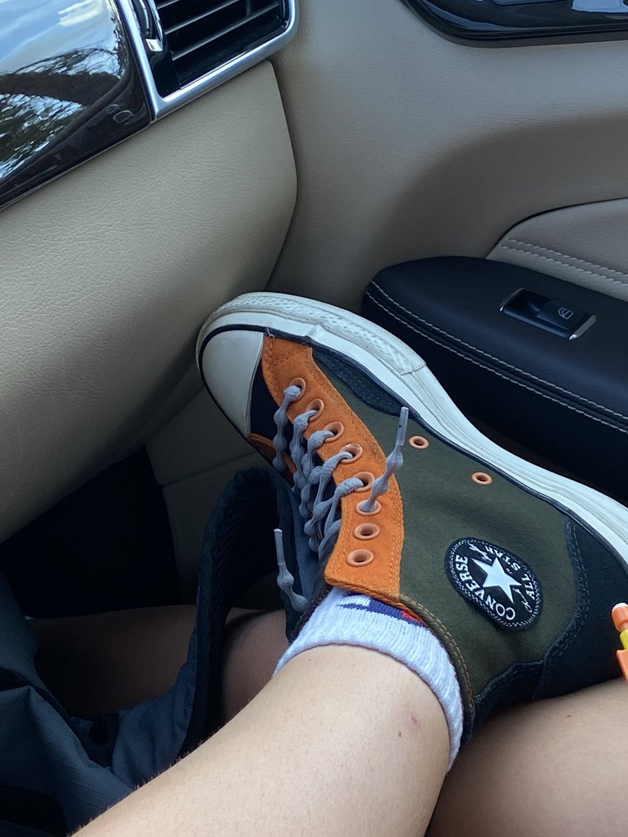aciperski's tweet photo. @Caterpy_US is cool for school #caterpylaces #bump https://t.co/LNuhJx6J0b