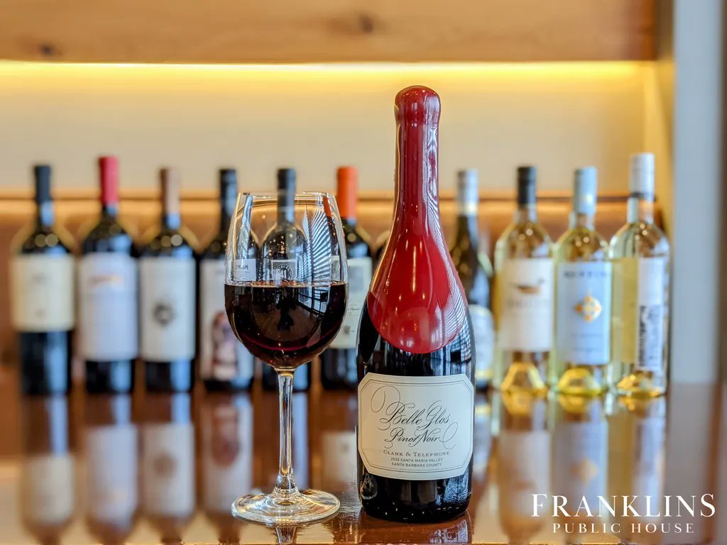 FranklinsHouse's tweet photo. This Wednesday's wine of the week is an elegant, complex, and well-balanced pinot noir from California's famed Santa Barbara County!

(708)671-8959
#franklinspublichouse #franklins #eaterchicago #chicagoeater #chicagofood #chicagofoodie #palosheights #follow #belleglos https://t.co/YLaQC6Bqvu