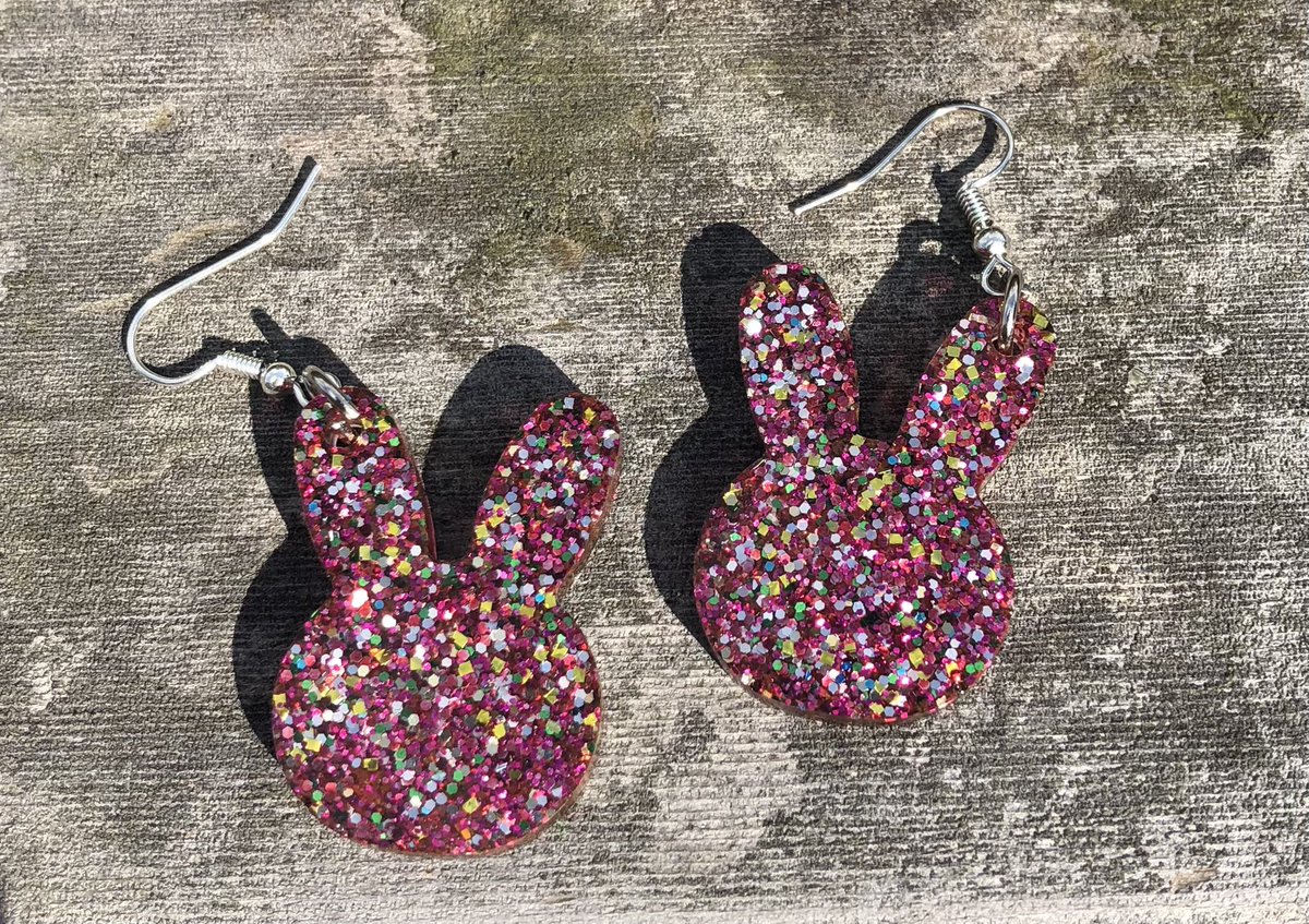 Easter is a month away! Get yourself some cute bunny earrings to celebrate the spring season 🐰💓

NorthwestAngelArts.BigCartel.Com