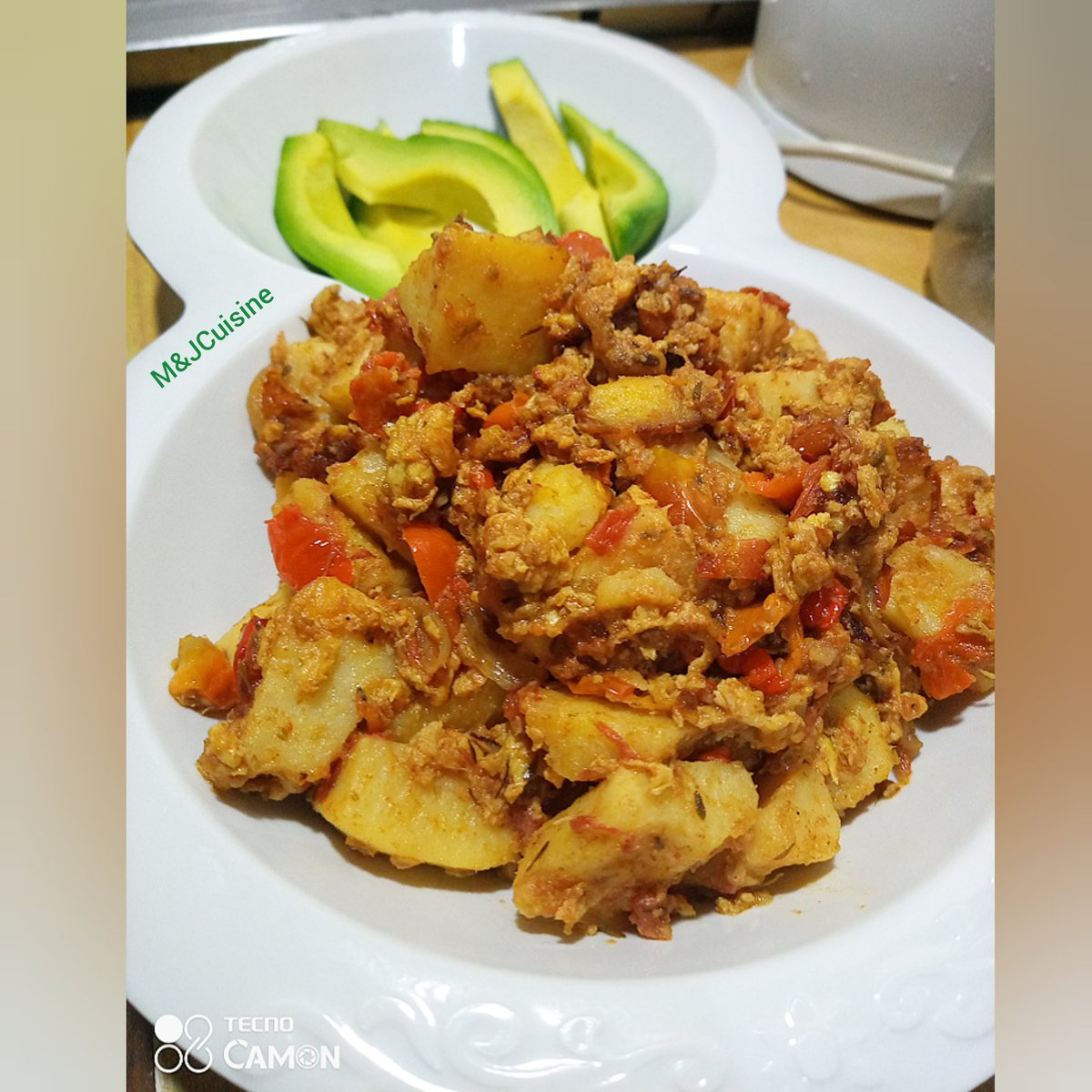 AweleMj's tweet photo. Egg sauce and boiled yam couldn't look more inviting than these. 
#lagos 
#Foodie 
#Food 
#Davido 
#Donjazzy https://t.co/y10D4k766i