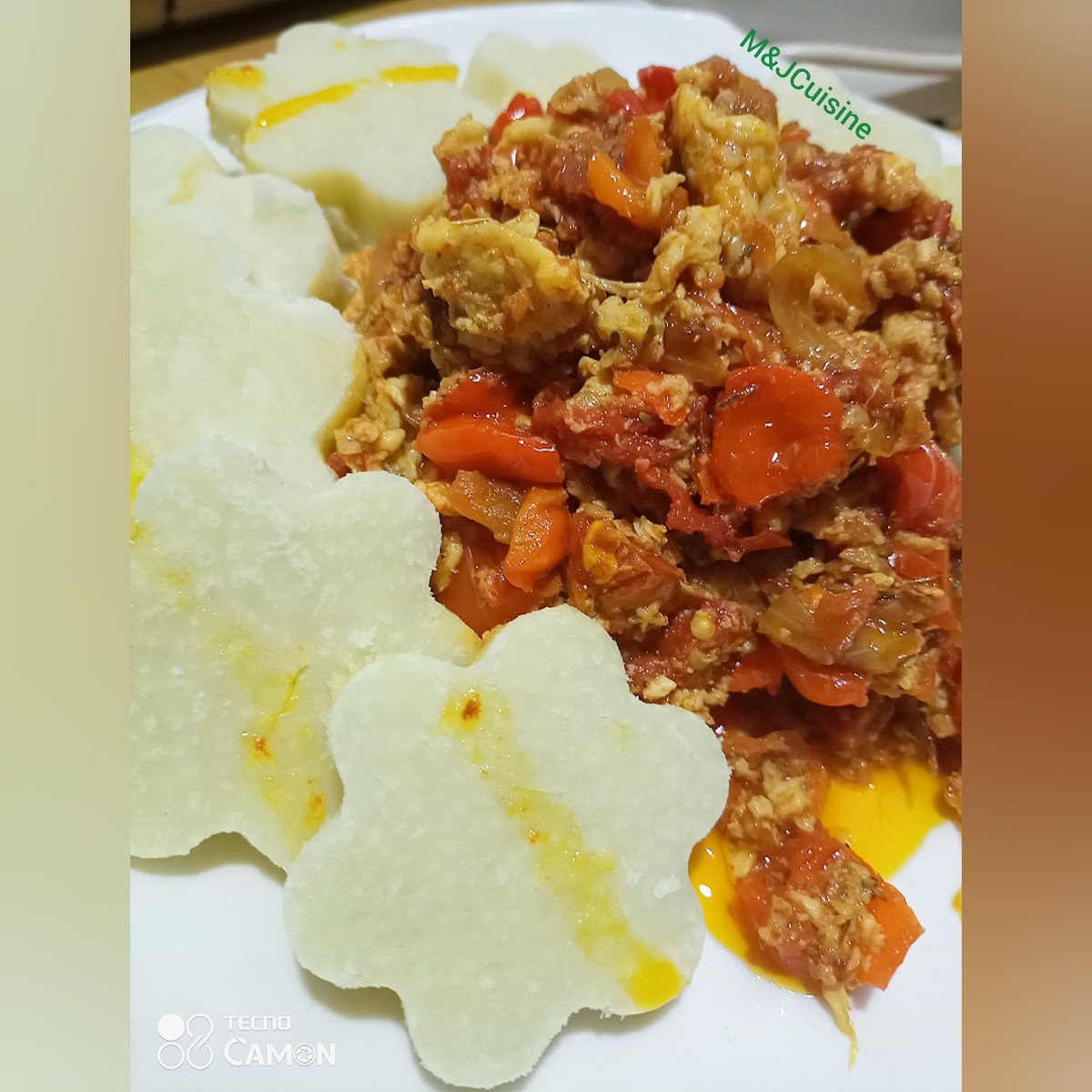 AweleMj's tweet photo. Egg sauce and boiled yam couldn't look more inviting than these. 
#lagos 
#Foodie 
#Food 
#Davido 
#Donjazzy https://t.co/y10D4k766i