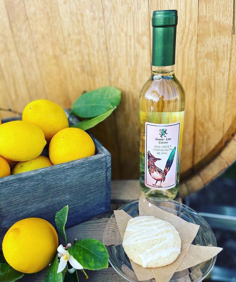 passport_sd's tweet photo. #granitelioncellars is looking forward to bringing you wine and food pairing soon π Until then, youβll just need to believe them when they say that their paired lemon cookies & cake go phenomenally with their locally grown 2021 Sweet Sauvignon Blanc! Cheers π₯
#sandiego #sdwine https://t.co/mqQpOWKmrx