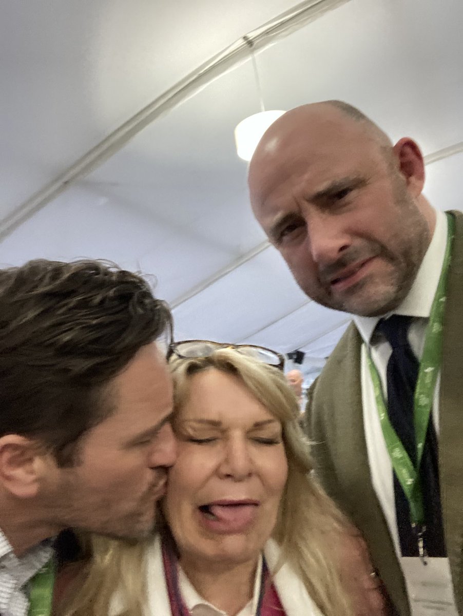 Crazy Sue just having a blast. ⁦<a href="/davidflatman/">David Flatman</a>⁩ ⁦<a href="/MJChurchLtd/">MJ CHURCH</a>⁩