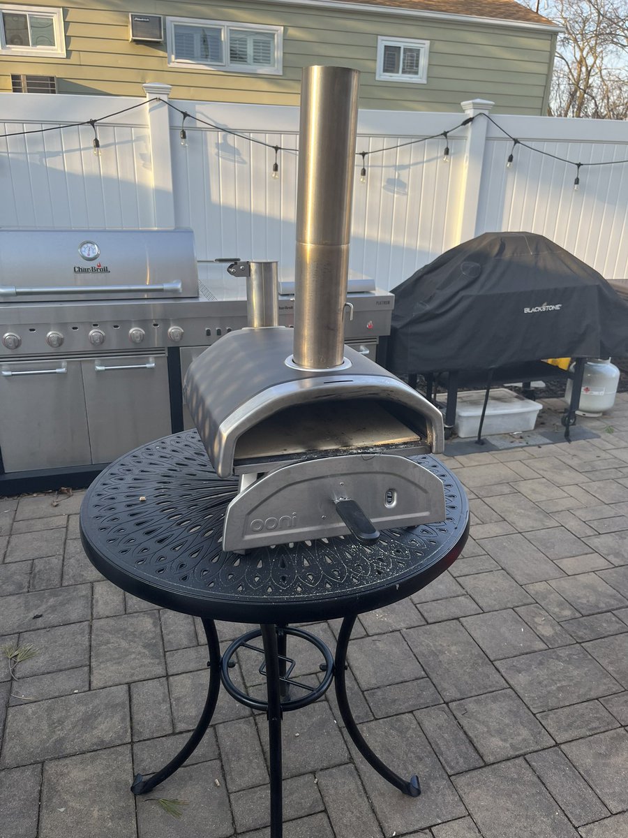 N2PPI's tweet photo. Pizza with meatball in the Ooni Fyra Wood pellet Pizza oven .. It was really good. #pizza #ooni #oonifyra https://t.co/ykKPDSYMgZ
