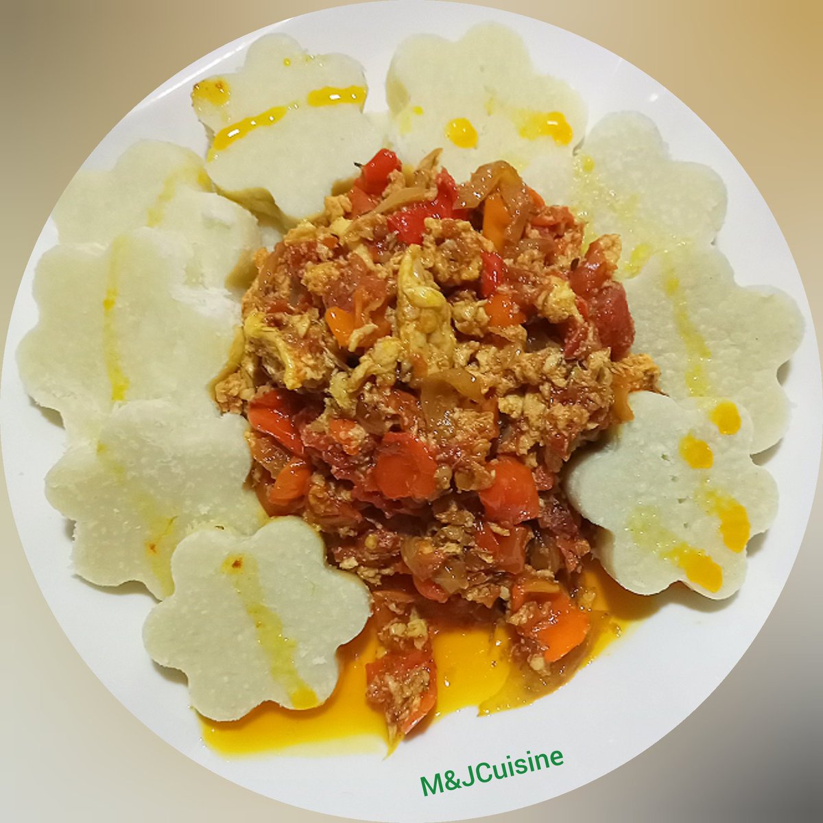 AweleMj's tweet photo. @davido I'm a online food vendor. I prepare home made meals in bowls. Kindly patronage me fam and retweet this. You can reach me on 08134841632. Thanks. Check out some of my works. https://t.co/6RTDMS0m1p
