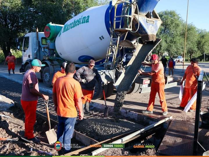 🔶️Comenzaron las tareas de hormigonado en la Obra de Desagües de Barrio San José Obrero.

Continuamos completando la superficie de la carpeta asfáltica bajo de la cual están subterrados los módulos.  

Esta gran obra esperada por los vecinos es realizada junto al <a href="/gobdecordoba/">Gobierno de Córdoba</a>