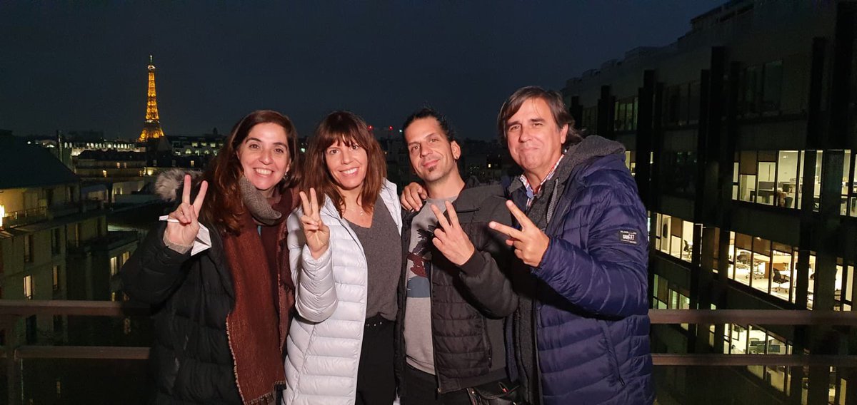 mavidonate's tweet photo. Dos días de rodaje con ellos que acaban aquí y de noche. Aprendiendo porque son muy grandes. Un lujo de jornadas. https://t.co/HzWOPJAHEY