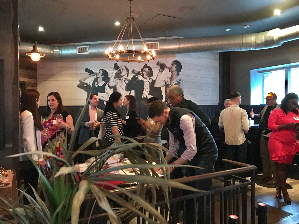 HarvardPhilly's tweet photo. Great to connect with friends - both old and new - at the @HarvardAlumni Global Networking Night in #Philly. #HarvardNetwork https://t.co/TbHjrll1IO