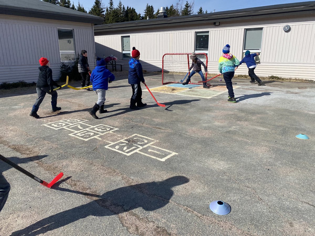#DartOutdoors with <a href="/schoolsportsnl/">School Sports NL</a> today at <a href="/ICSColliers/">ImmaculateConception</a> with our grade 4 class!