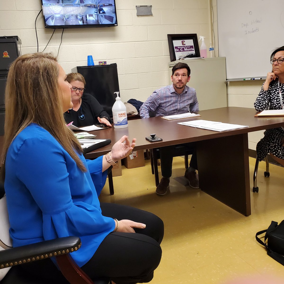 ChrisMorris___'s tweet photo. Laser focused!  “Intentional” with evaluating  the Major Work of the Grade.  Instructional Focus Documents are our friend. #StrongerTogether #Academics #Gametime @TCSchools_ @HeastonMarcus @CMSCovTn @iluvmy3crowson https://t.co/1l7tgWr2Un