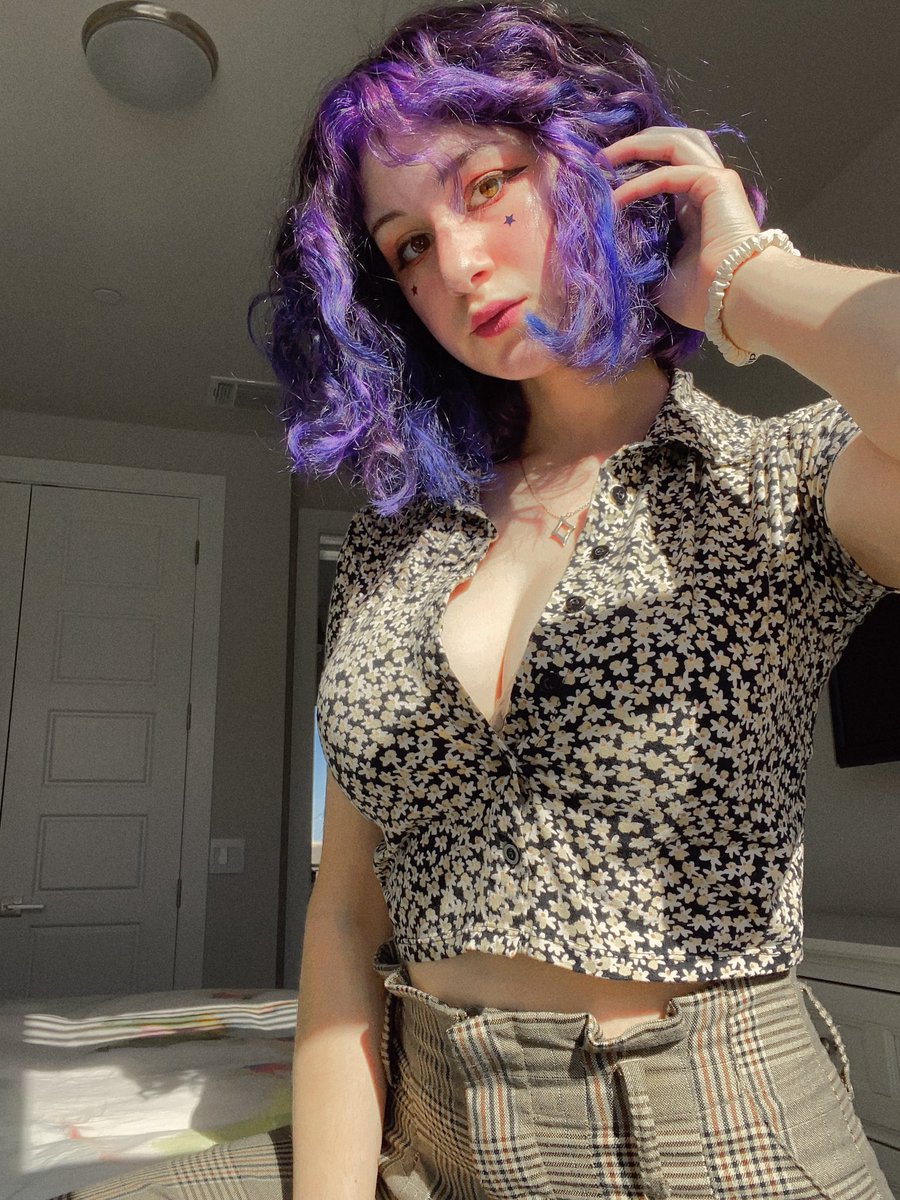 virtuallynyx's tweet photo. new hair ;) 💜 https://t.co/cQiJomzntU