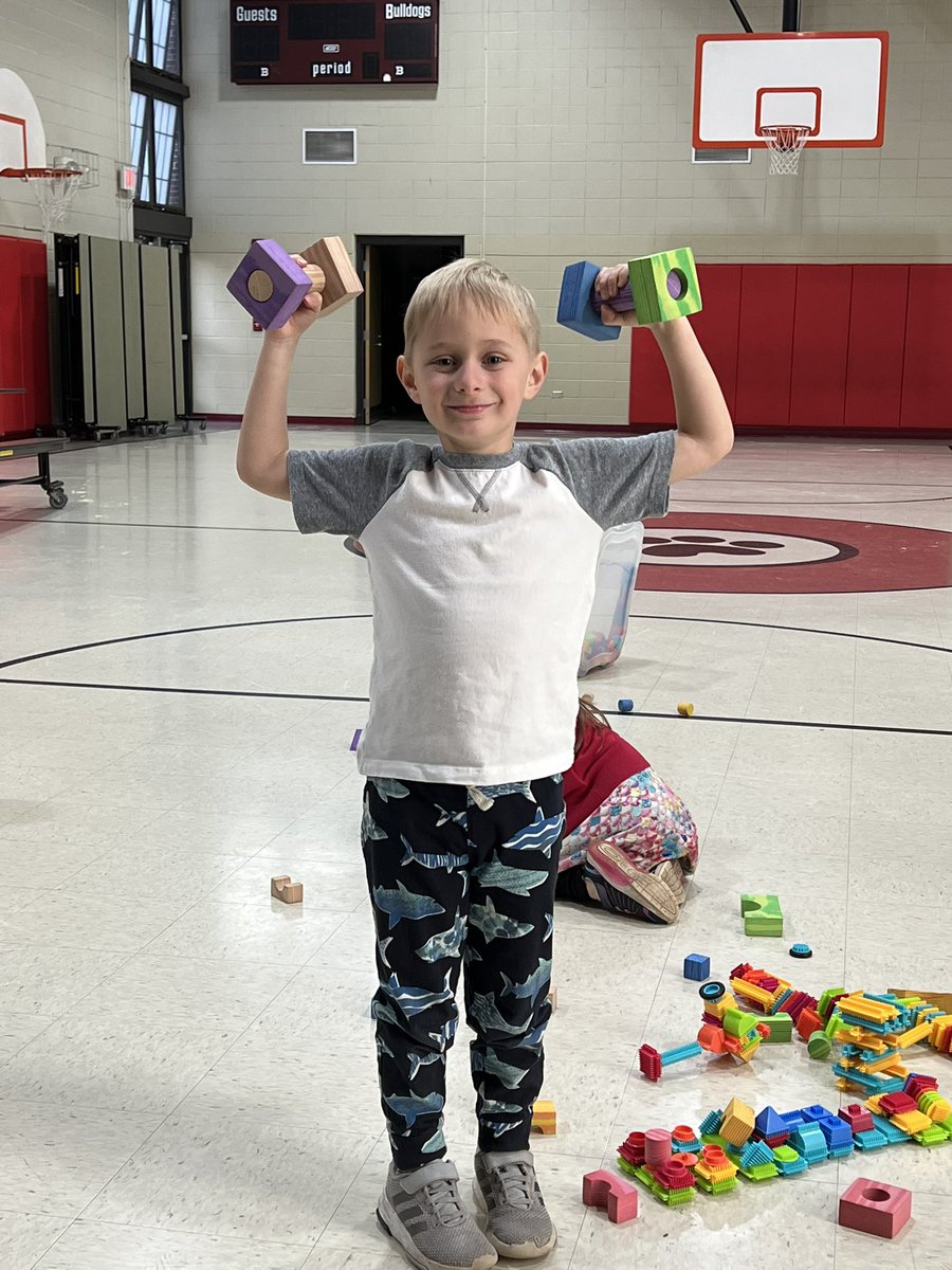 kcdelay's tweet photo. Improving our strength is the best!! #d61kidsclub🏋️ https://t.co/x2v2k0FdPn