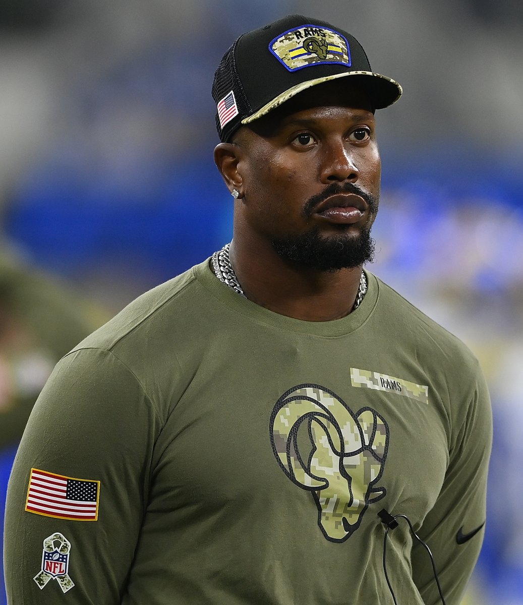 BleacherReport's tweet photo. Von Miller is headed to the Bills, per @RapSheet 

@brgridiron https://t.co/LJx1PbtBJu
