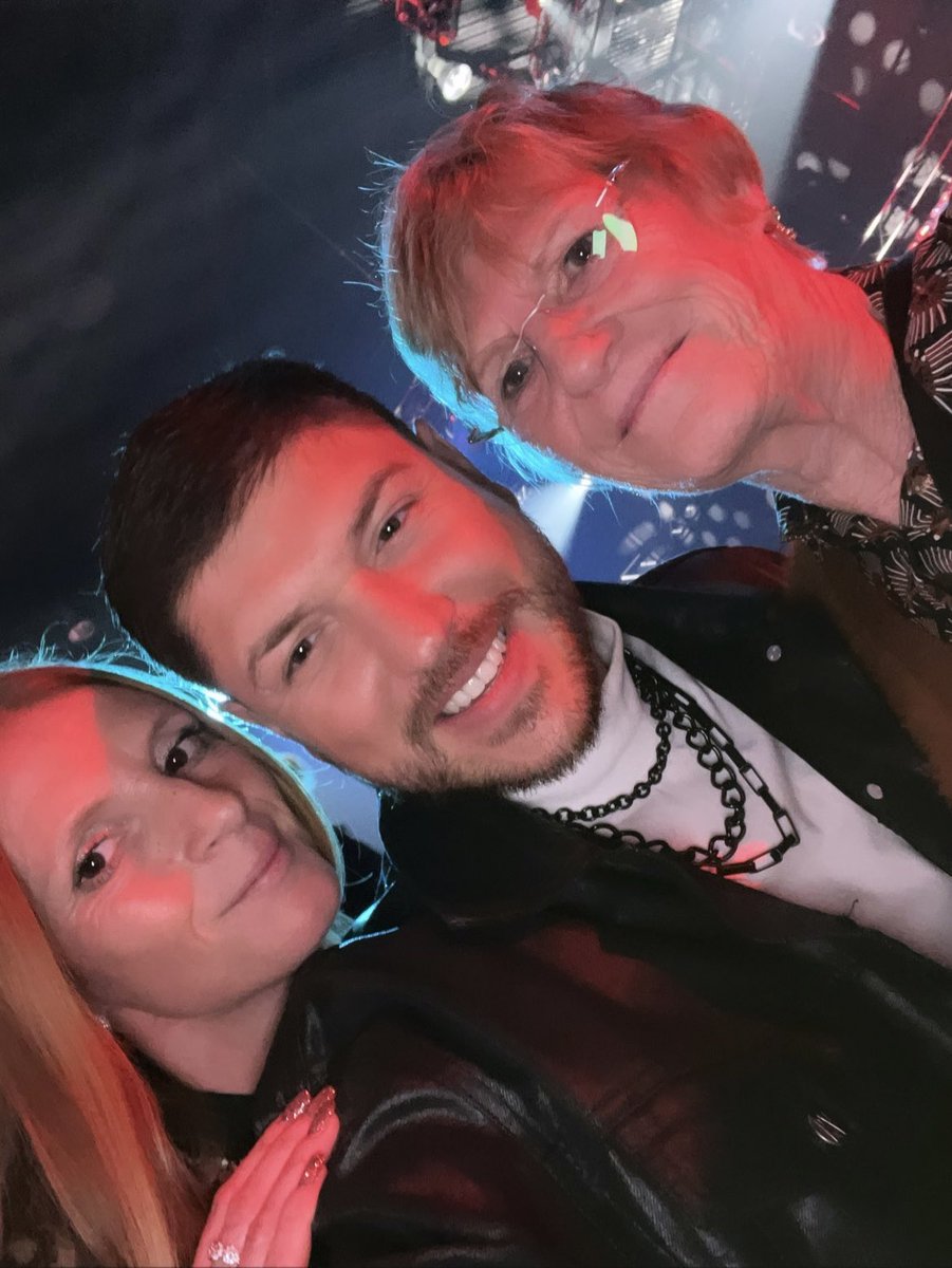 GrovenDavina's tweet photo. Quel bonheur de retrouver @mosimannoff après plus de 2 ans 🥰#mosimann #thevoice https://t.co/R4ZA6SRdmp