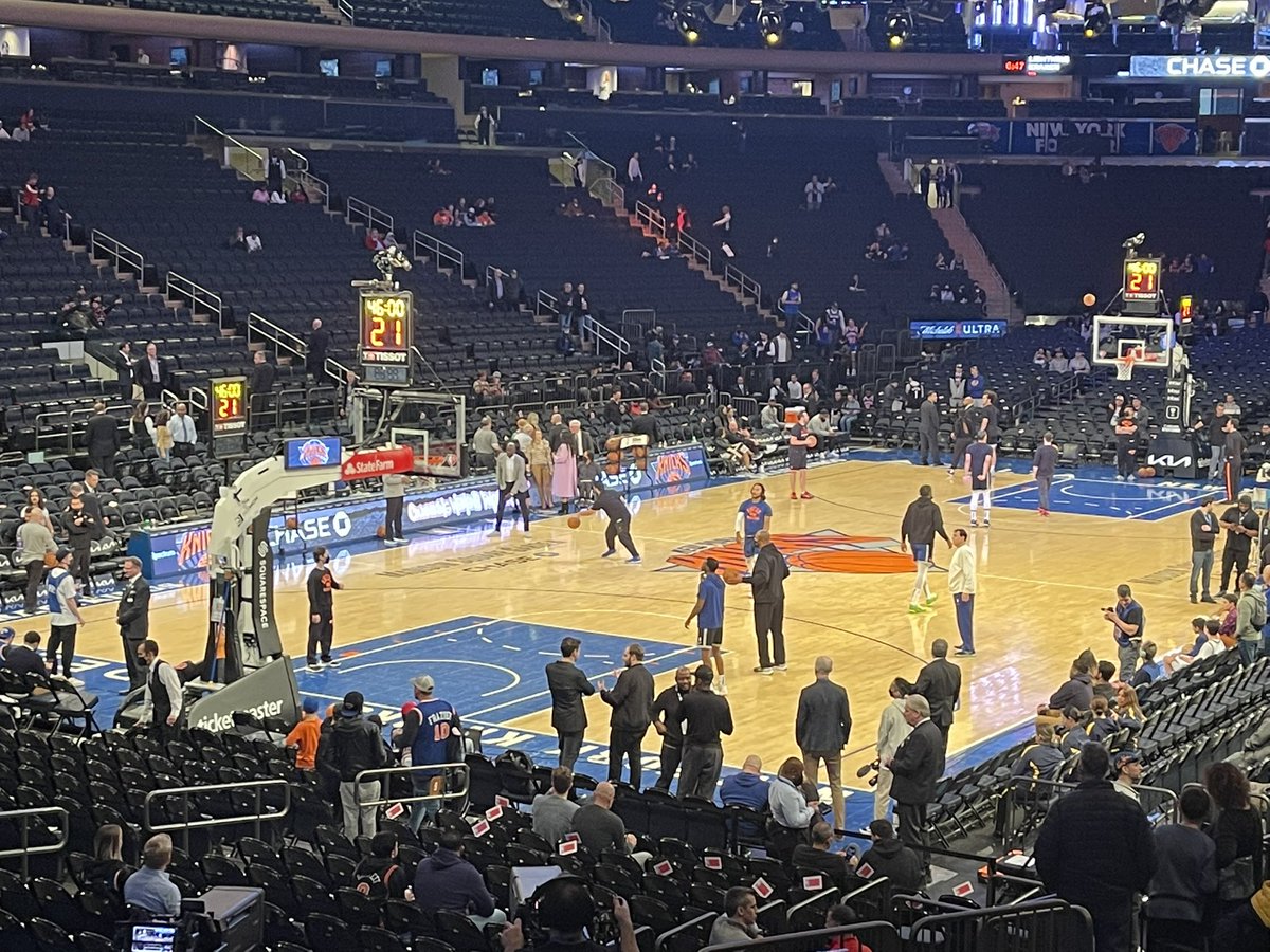AndrewKokes's tweet photo. Go Knicks.  #NYK https://t.co/Y8JDej7uFP