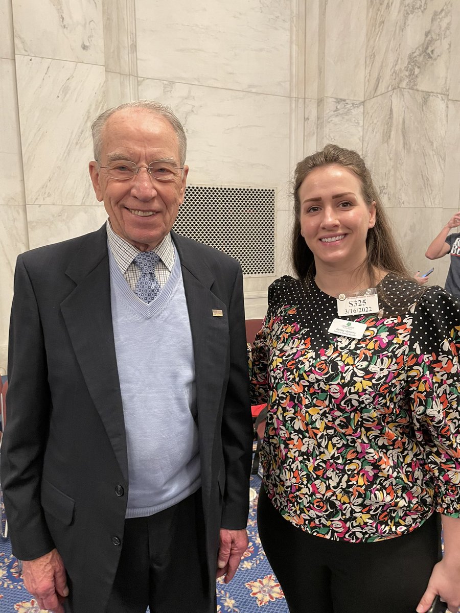 Talked w CR City Council member Ashley Vanorny about how city/fed gov’t can continue to work together to help Cedar Rapids rebuild after the terrible derecho https://t.co/L1jxlp6sbM