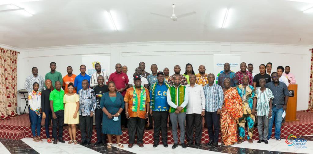 SDGsPresidency's tweet photo. And as it is usually done, a group picture to commemorate the last day of the SDGs Day Out
#SDGsDayOut
#SDGsHo
#leaveononebehind
#sdgs
#Ho
#globalgoals https://t.co/YH4Zj2Qhf1