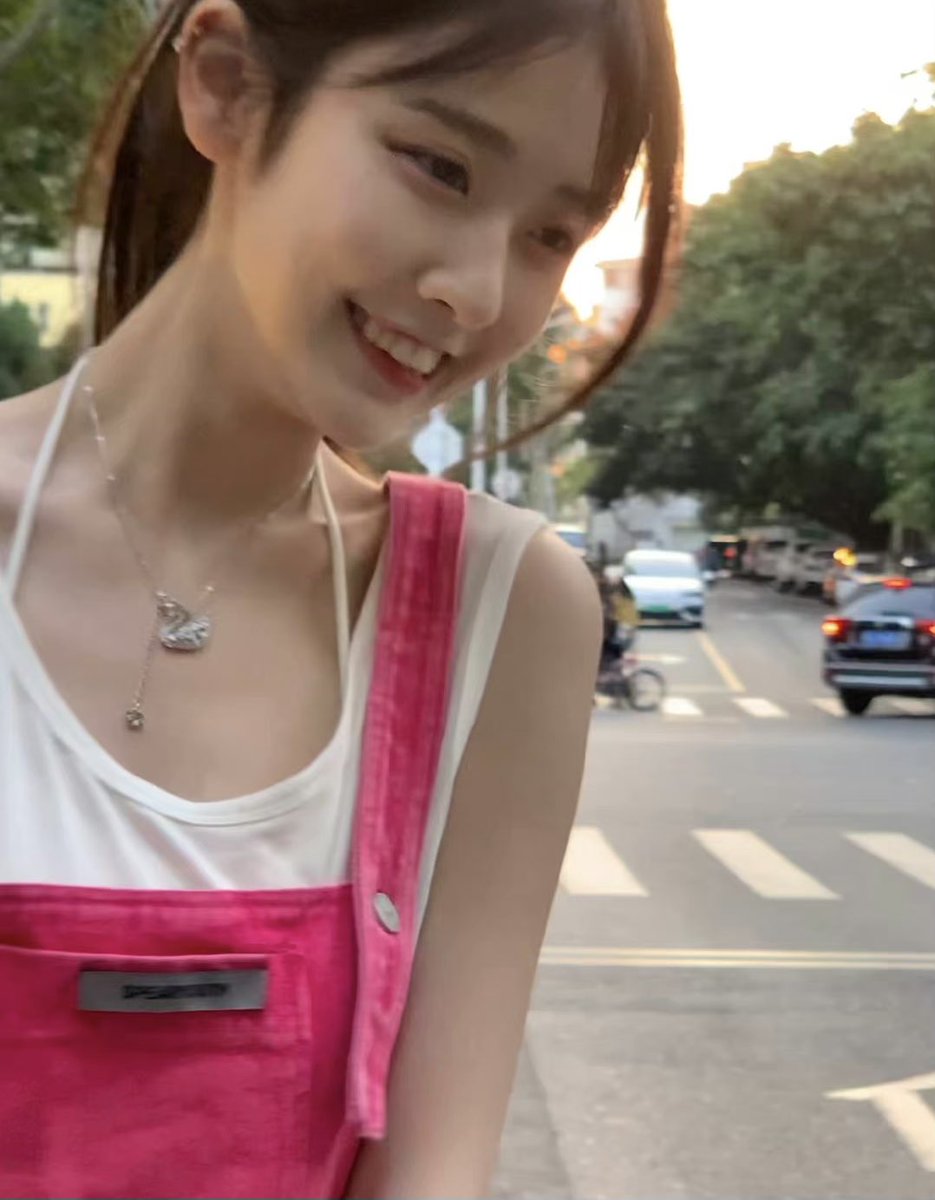 笑一个吧 功成名就不是目的 让自己快乐快乐这才叫做意义🤪