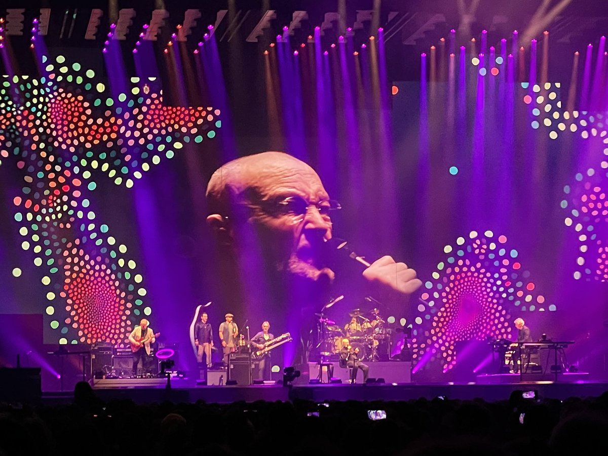 tomjoubert's tweet image. Les adieux de @PhilCollinsFeed et @genesis_band ce soir sur la scène de @ParisLaDefArena 👏🏻👏🏻👏🏻
@laurentguyot_co