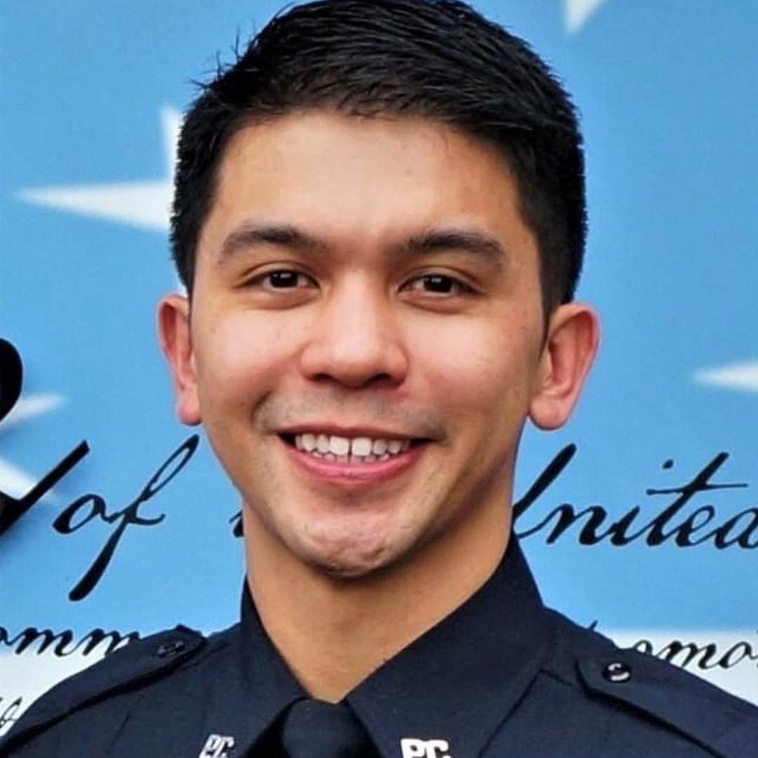 SouthSound911's tweet photo. Our hearts filled with sorrow for the loss of @PierceSheriff Deputy Dominique "Dom" Calata, we endeavor to keep up the good fight in your honor. We send love to his family and to our PCSD brothers and sisters. #RIP #GoneButNotGorgotten #hero https://t.co/t9YPss9Duz