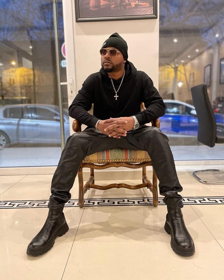 DjessAveiro's tweet photo. Deux dates ce week end 🇫🇷
Ville de Tours vendredi 18 mars au Kim club discothèque
Ville de Nantes samedi 19 mars salle 1 rue Benelux
👊🏾👊🏾👊🏾👊🏾
#bangando🚀 https://t.co/V2j1zsuUgu