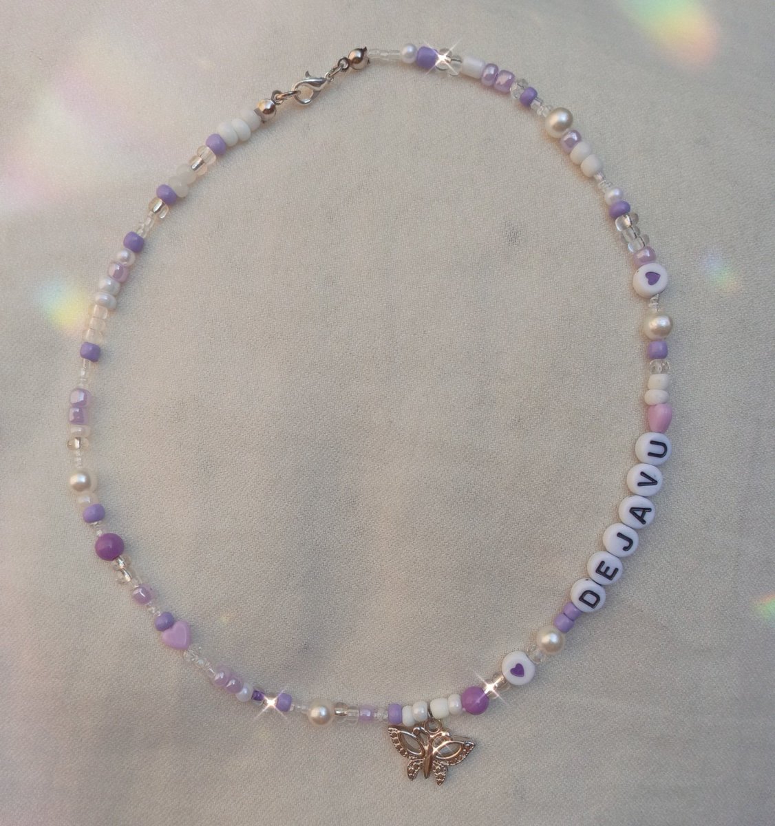 dadas las circunstancias (aitana en latam) m veo en la obligación d repromocionar mi emprendimiento d collarcitos hermosos y para todos los gustos🥺 hay d taylor OBVIO d harry de olivia, con perlitas y colores😋🤗🌸 es belovarg en ig den rt xfa q yo no voy a verla m cuelgo corta
