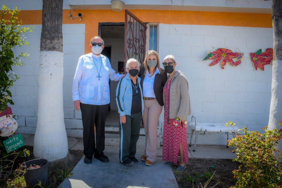 normaltrevino's tweet photo. Junto al Obispo Monseñor Gerardo Garza Treviño y nuestra amiga Finita Chavarría, visitamos el asilo de ancianos de #PiedrasNegras “San Vicente”.
Siempre es un gusto escuchar a nuestros adultos mayores, conocer y atender sus necesidades. https://t.co/jkJXaG9lrl