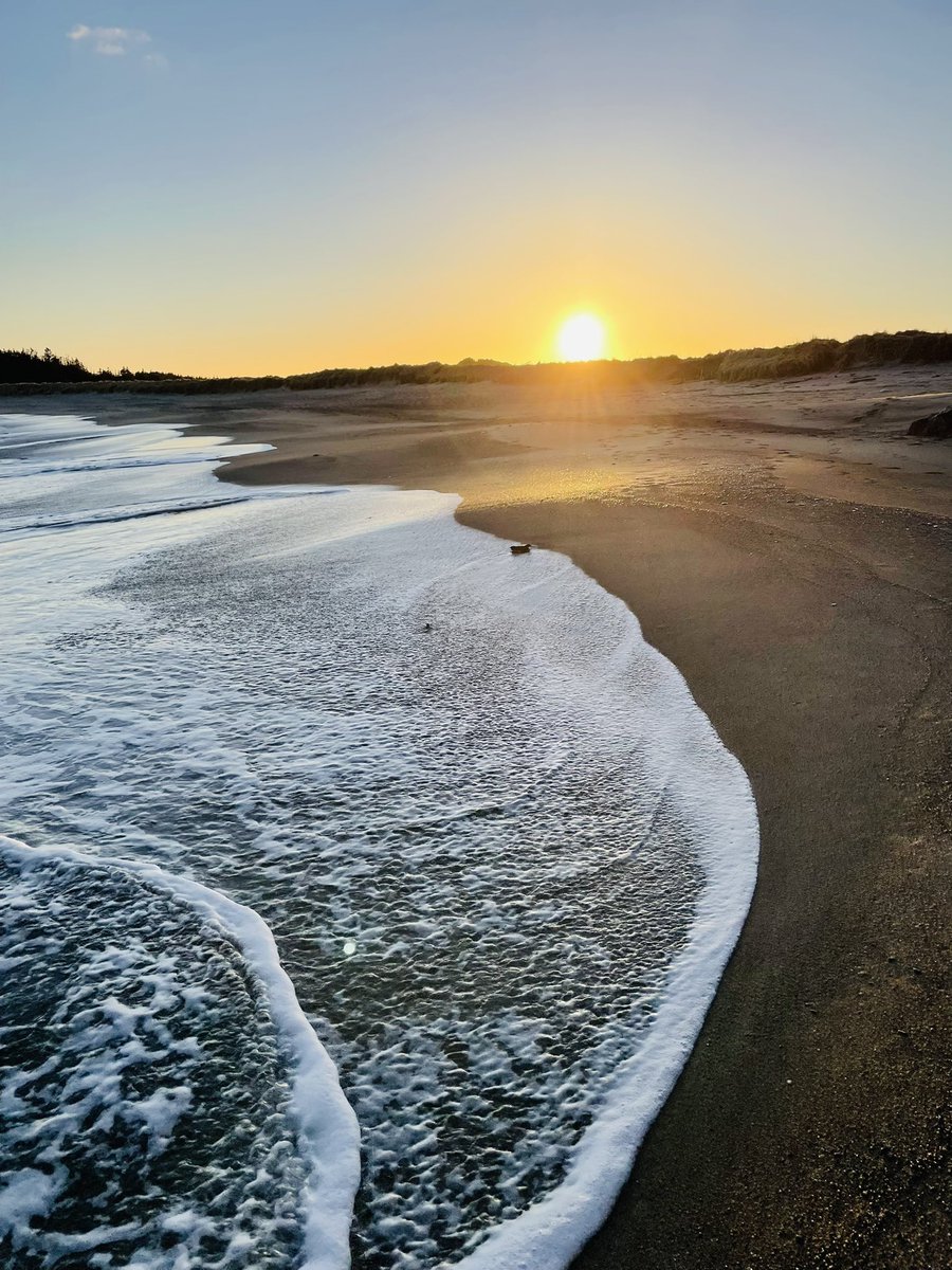 Gotta love daylight savings ☀️#SandbanksProvincialPark #BurgeoNL #Weatherphotocontest  @EddieSheerr @NLtweets @NL_Tourism @ExploreNL