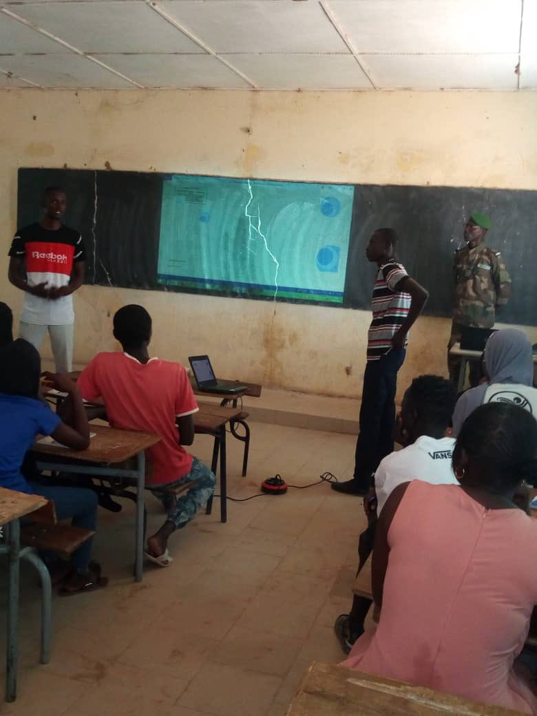 CicaForumCivil's tweet photo. FORUM CIVIL/OSIWA
Formation des membres du CICA du CEM KOUGHEUL COMMUNE 1 sur le théme: Civismes, Citoyenneté et Préservation des biens communs naturels", animée par le Lieutenant Matar DIAW, Adjt Chef service des Eaux et Forêts de KOUGHEUL. 
KOUNGHEUL, 15 mars 2022 https://t.co/GtBPfJt33E