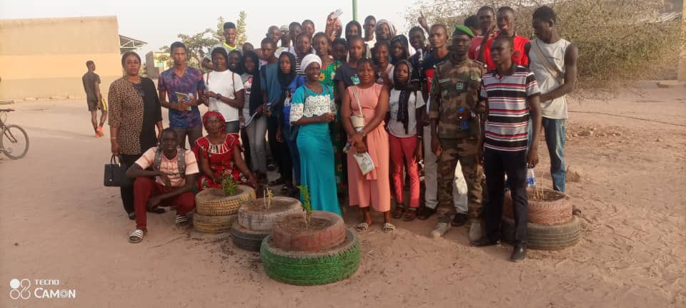 CicaForumCivil's tweet photo. FORUM CIVIL/OSIWA
Formation des membres du CICA du CEM KOUGHEUL COMMUNE 1 sur le théme: Civismes, Citoyenneté et Préservation des biens communs naturels", animée par le Lieutenant Matar DIAW, Adjt Chef service des Eaux et Forêts de KOUGHEUL. 
KOUNGHEUL, 15 mars 2022 https://t.co/GtBPfJt33E