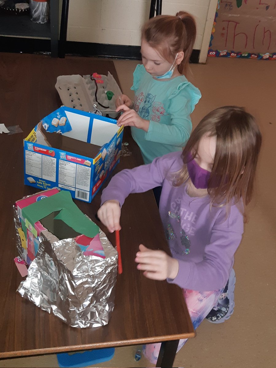 MsYoung_Kinder's tweet photo. Lots of hard work, critical thinking, and creativity going into these leprechaun traps!
#creativity #Kindergarten #deeplearning @Elwoodelementar @NLESDCA https://t.co/aAJAWqpPJK