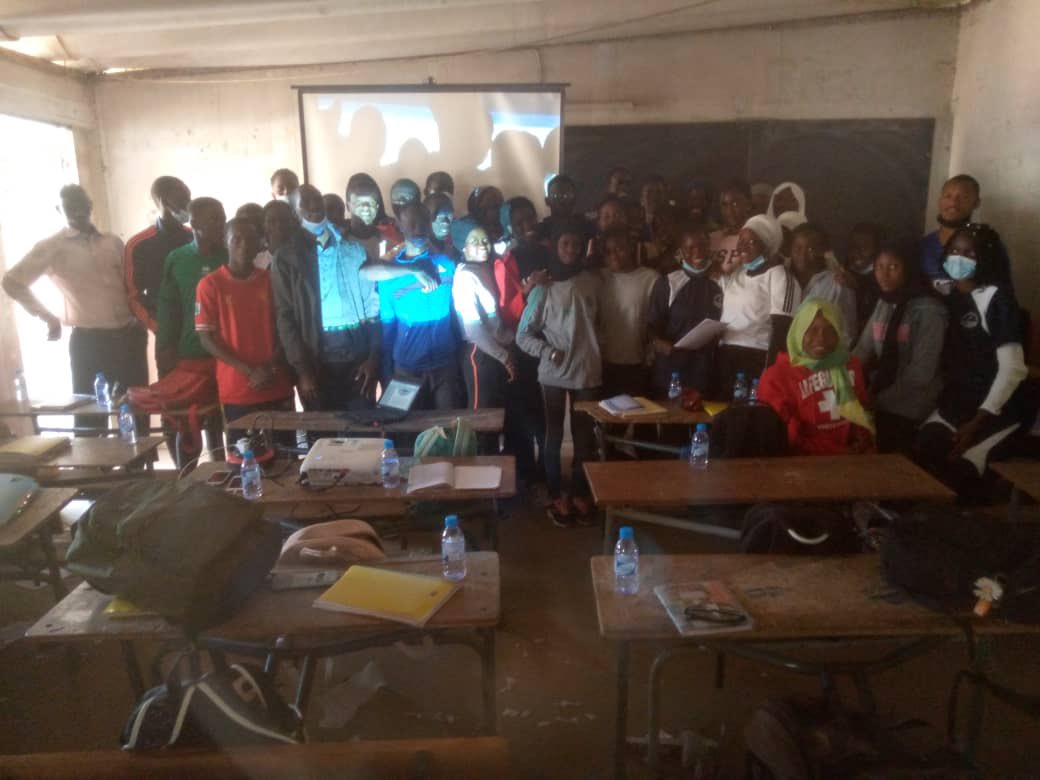 CicaForumCivil's tweet photo. Forum Civil/OSIWA
Formation des membres du Club d'Intégrité et à la Citoyenneté Active (CICA) du Lycée Aminata Sow FAAL de PATTE D'OIE sur le théme: Gouvernance et lutte contre la corruption.
DAKAR, 16 mars 2022 https://t.co/4Y04GPkTWS
