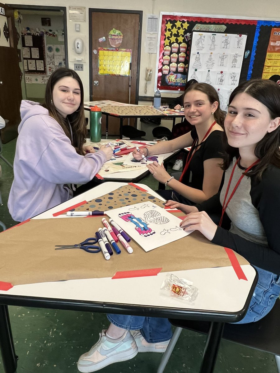 SraNunezPHS's tweet photo. Making dragon puppets to celebrate Asian Culture Day! https://t.co/5cG99d2WOw