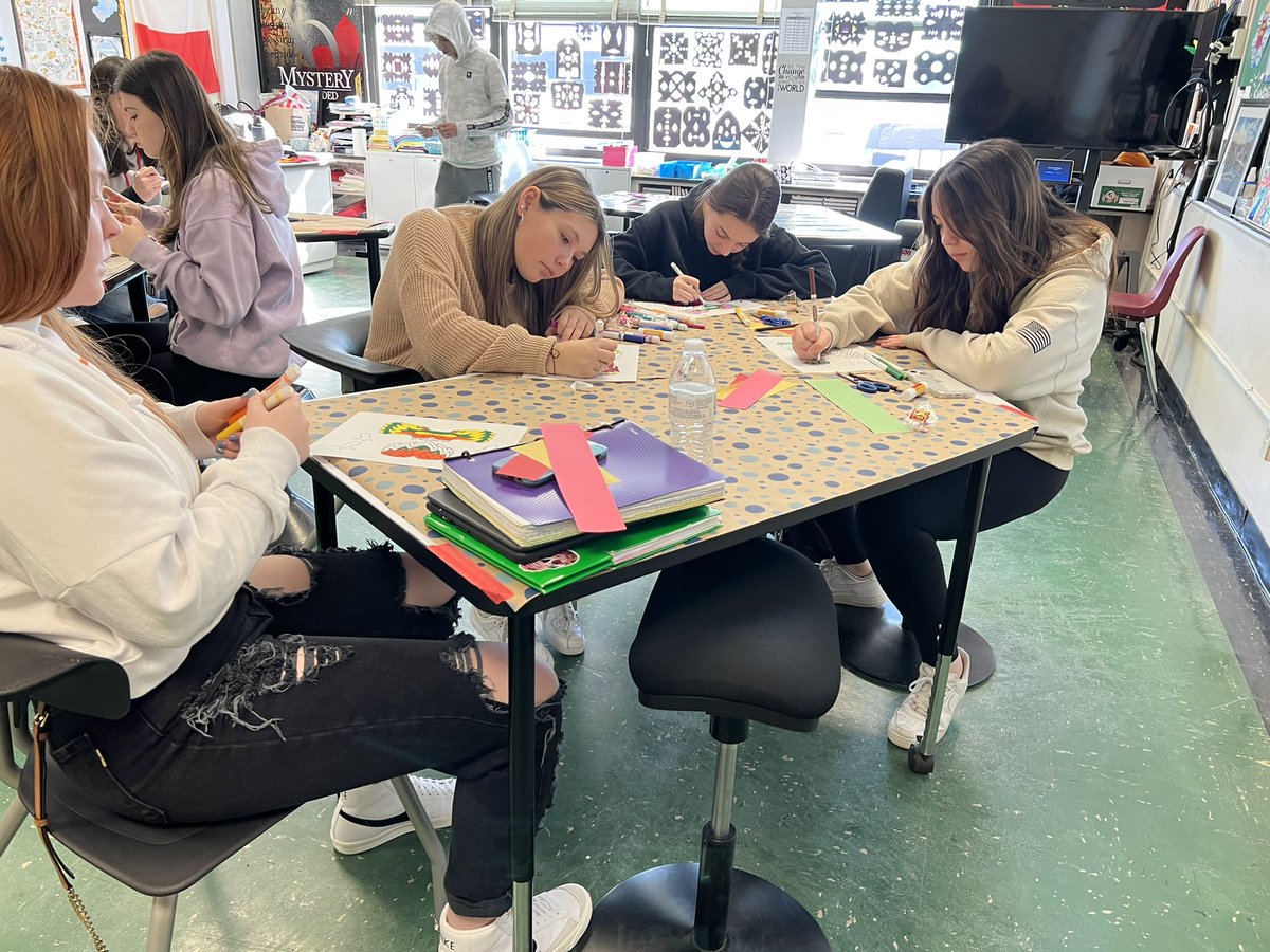 SraNunezPHS's tweet photo. Making dragon puppets to celebrate Asian Culture Day! https://t.co/5cG99d2WOw