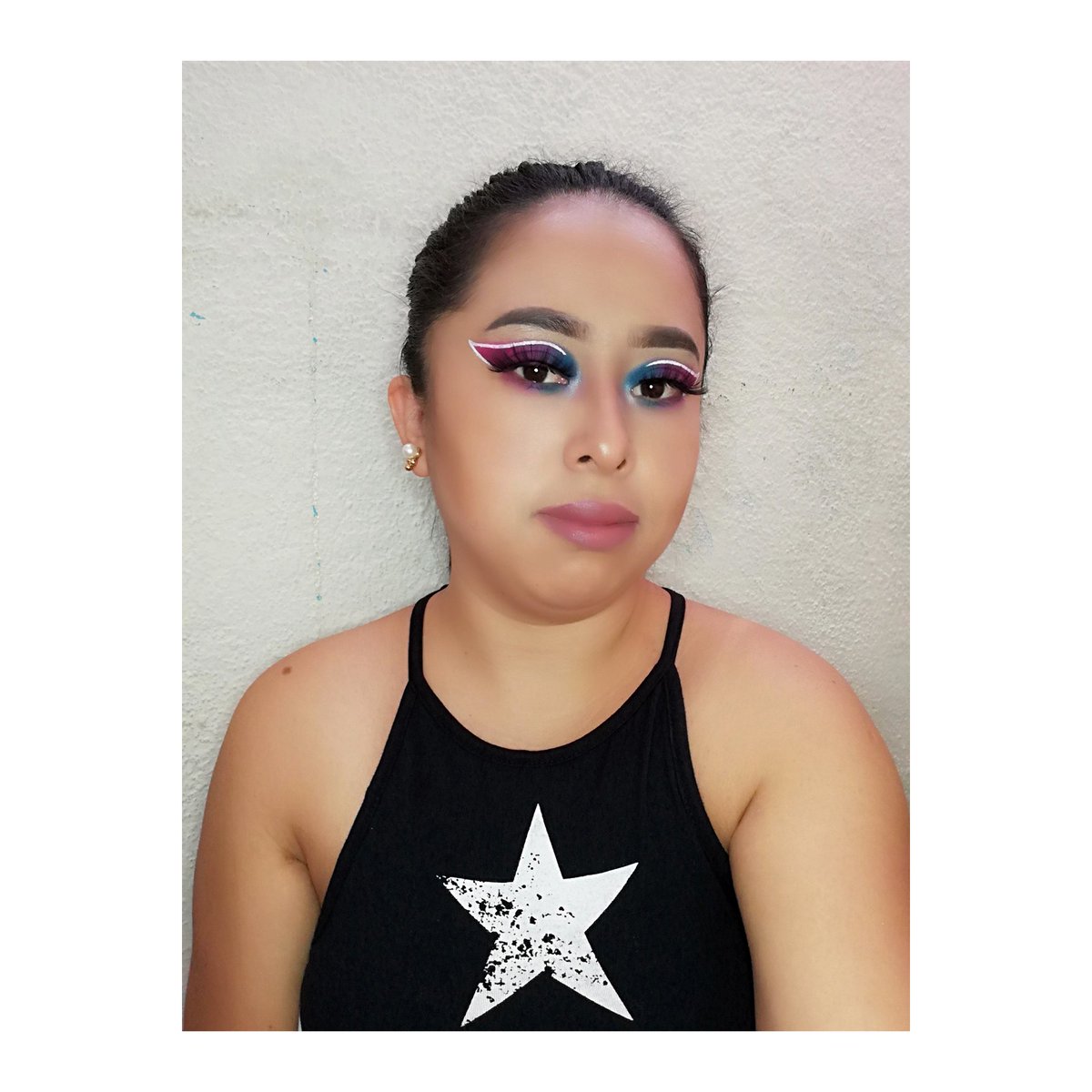 mishelldechacon's tweet photo. 💙💜🤍

#makeup #lovemakeup #delineado #pestañas #viral #cejas https://t.co/sG7a30OMfF