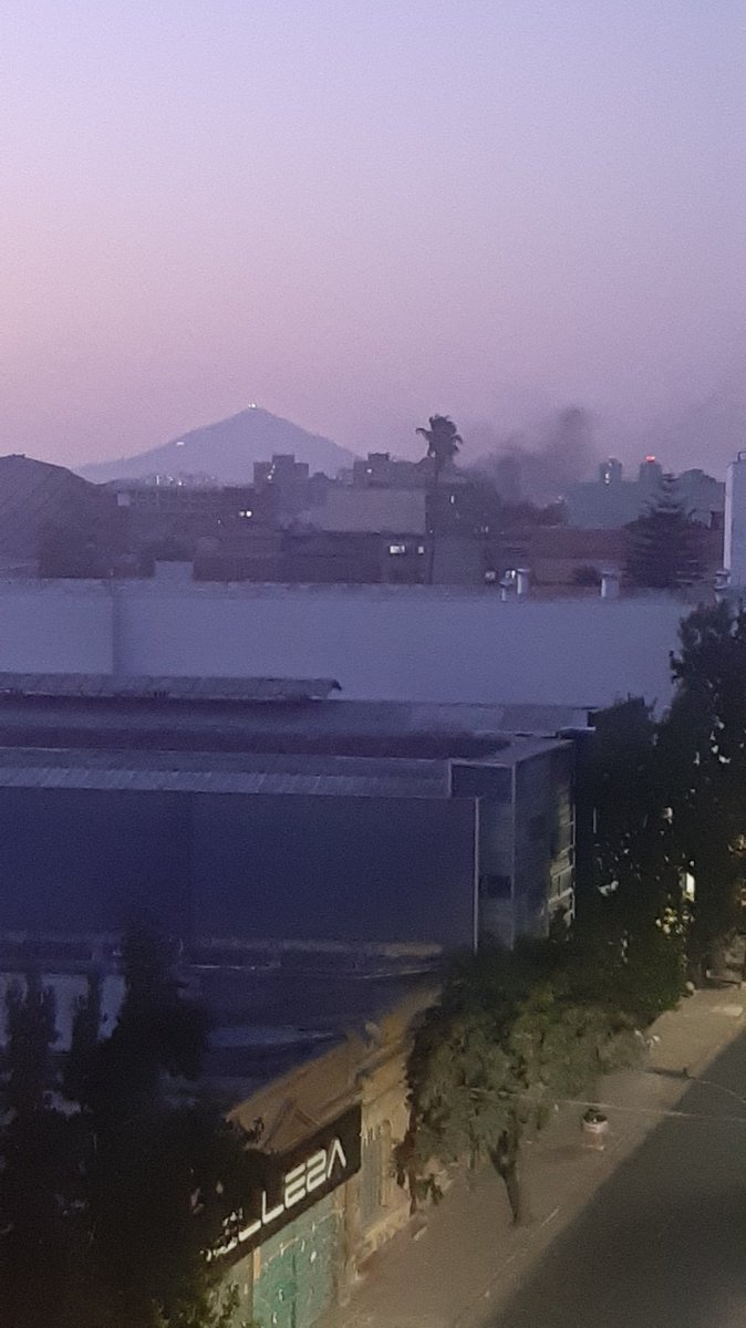 abitare_psat_1's tweet photo. #Incendio ?Alameda cerca de Estación Central...parece...@CentralCBS @bombaespana7 https://t.co/cONnbhT7ft