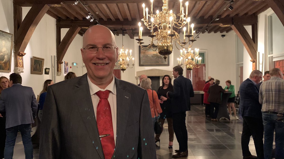EllenNwnhz's tweet photo. Een stralende François Babijn, terug van weggeweest: met één zetel komt hij in de raad van Sluis #zeelandkiest https://t.co/Vp1JisFOMQ