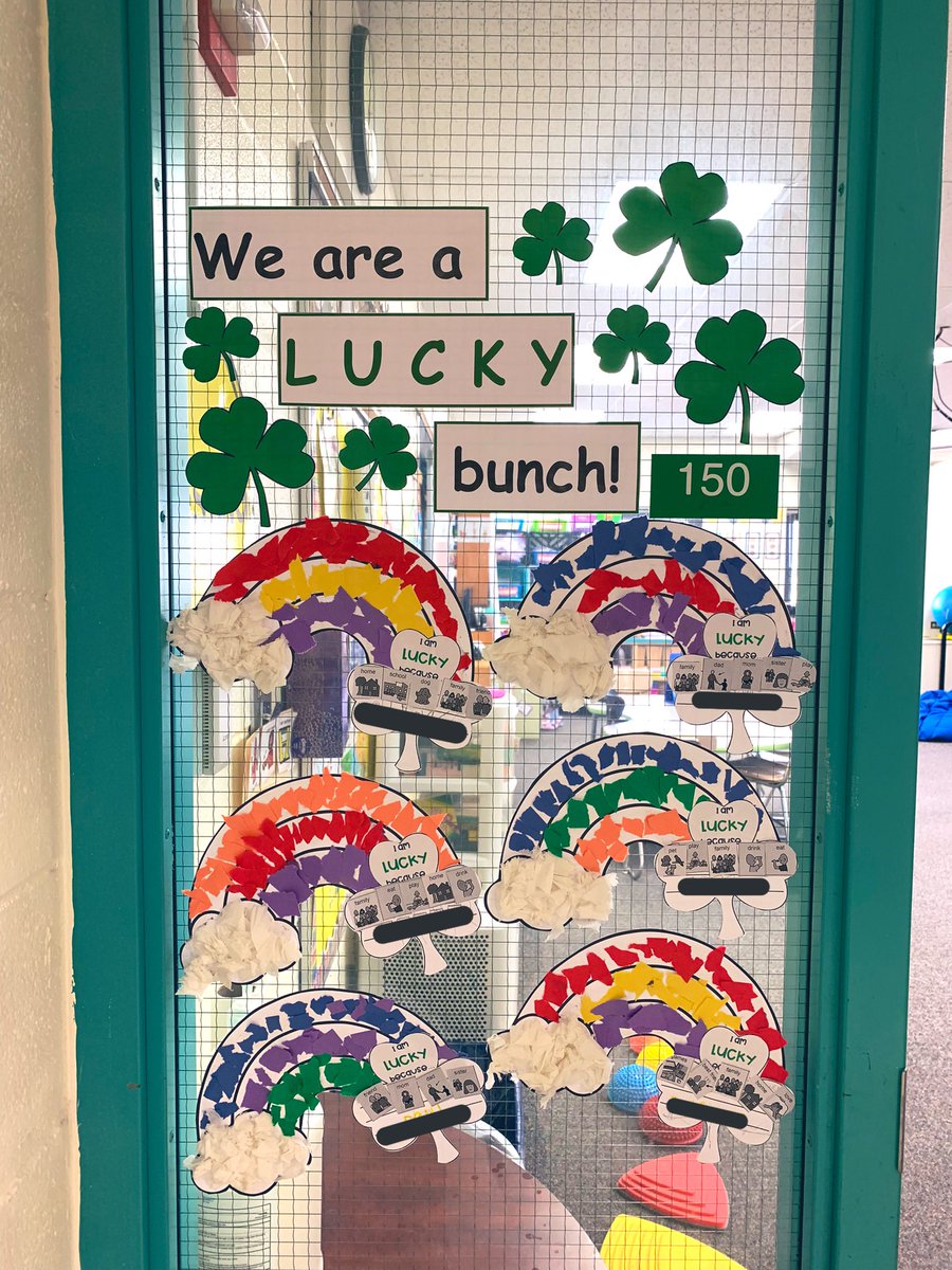 MissMollyGerber's tweet photo. We are a LUCKY bunch☘️ Fun craft for the month of March! #cowlishawkoalas @CowlishawKoalas https://t.co/hYXgn1DVE4