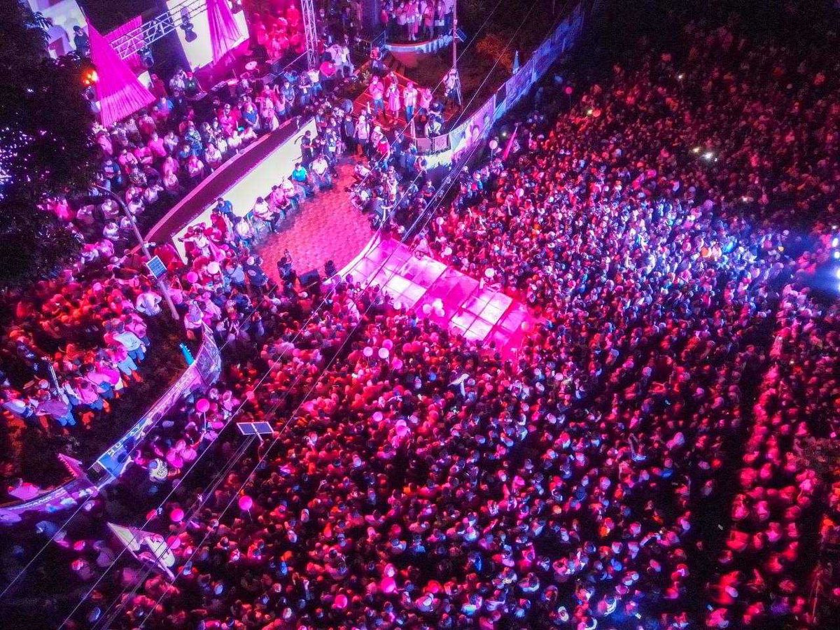 llanescajourno's tweet photo. Aerial shots during People's Rally for VP and presidential bet Leni Robredo, running mate Sen. Kiko Pangilinan and their team in Basilan last night, March 16

Organizers said crowd attendance reached 45,000 

(Photos from Team Kiko) @gmanews https://t.co/F5t4aofbdA