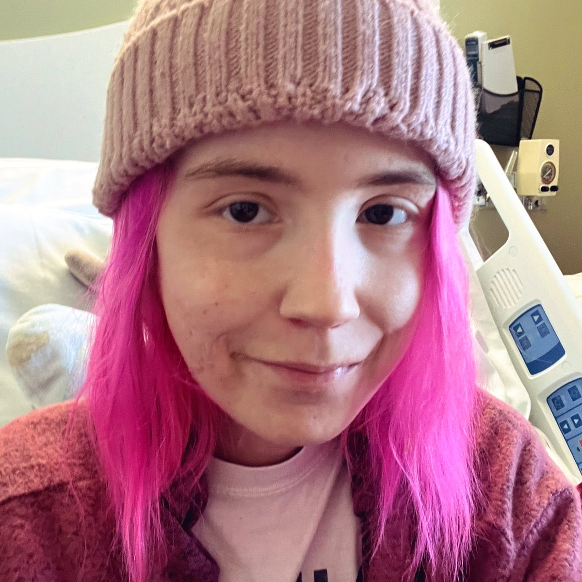 PixieStrmDesign's tweet photo. When I 1st admitted myself to MUSC a month ago vs. NOW https://t.co/t0UEyuePm2