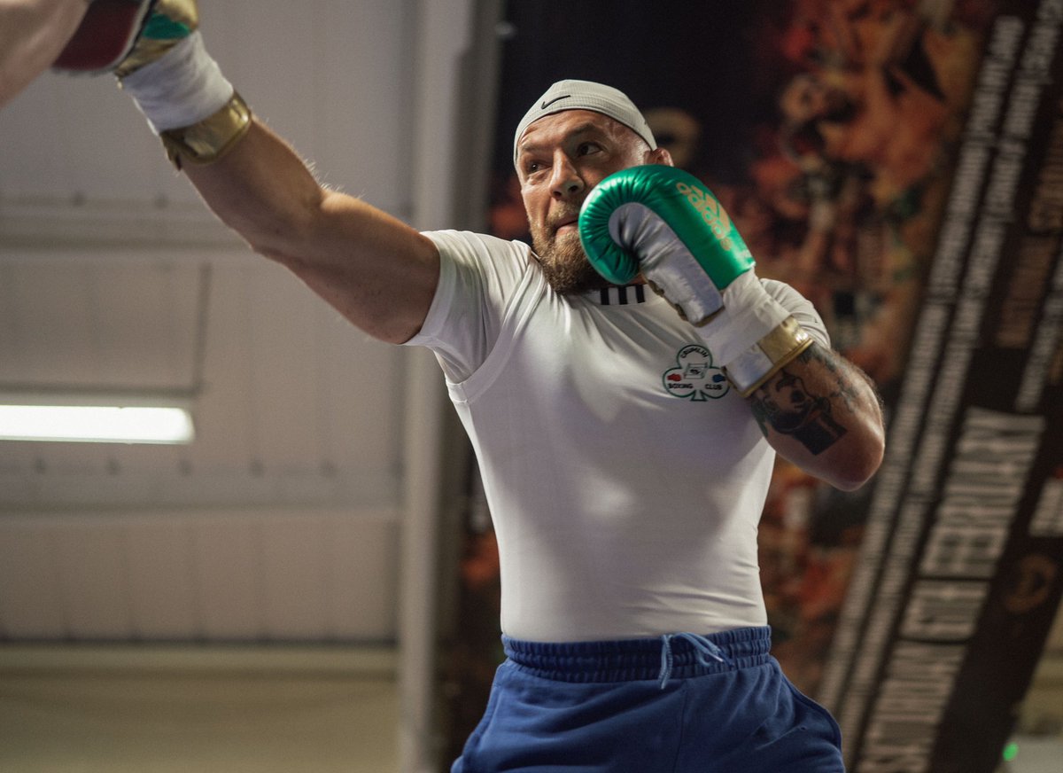 TheNotoriousMMA's tweet photo. St paddy’s eve work at crumlin boxing club. The school of excellence! https://t.co/E6xqS8KFxo