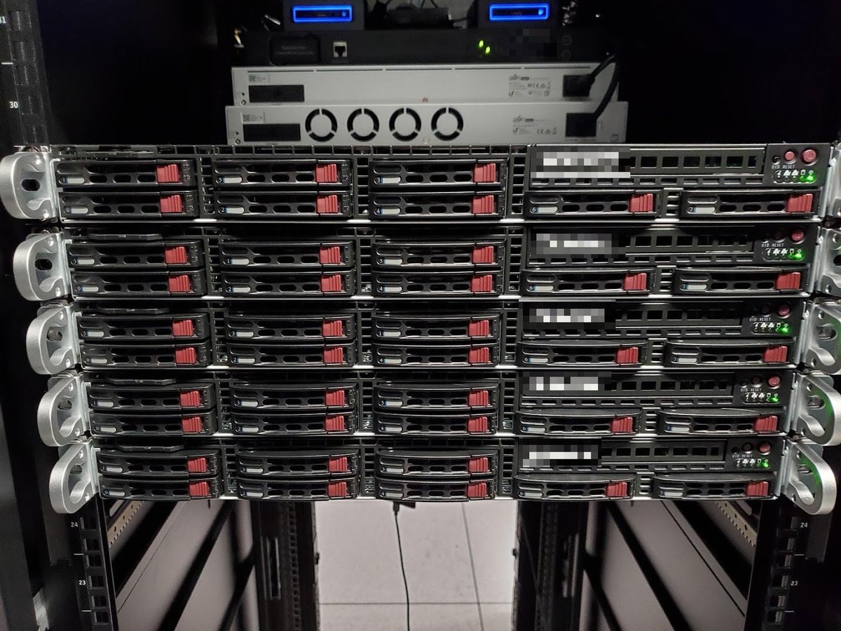 greymass's tweet photo. First shipment of servers finally arrived! https://t.co/CmzgdVR1Ms @PomeloGrants https://t.co/xcQ5GIfW0T