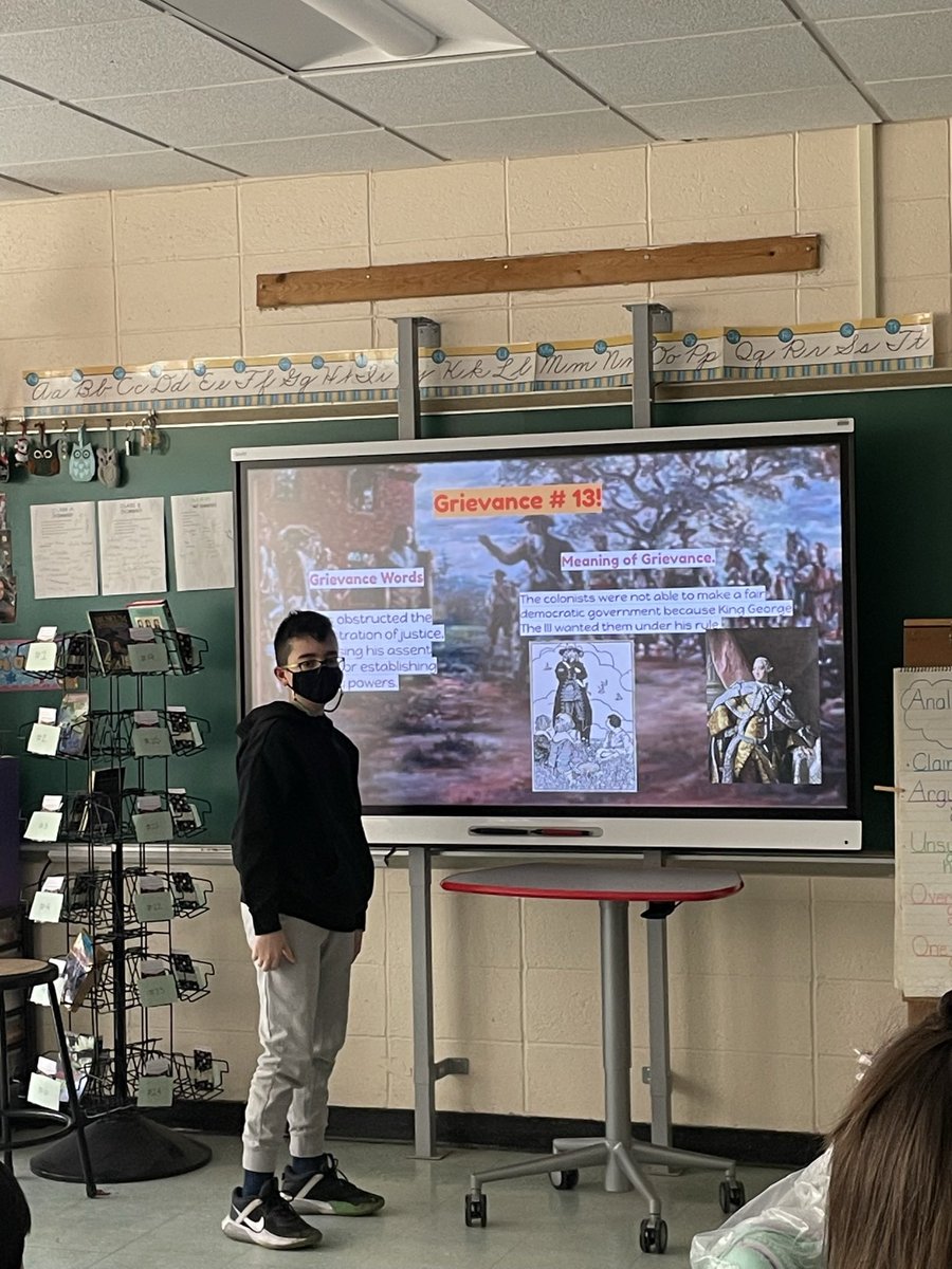 ComensClass's tweet photo. Students studied, understood and presented the many reasons why colonists declared freedom from King George!! #greivances #socialstudies https://t.co/wCK0Ae6qAy