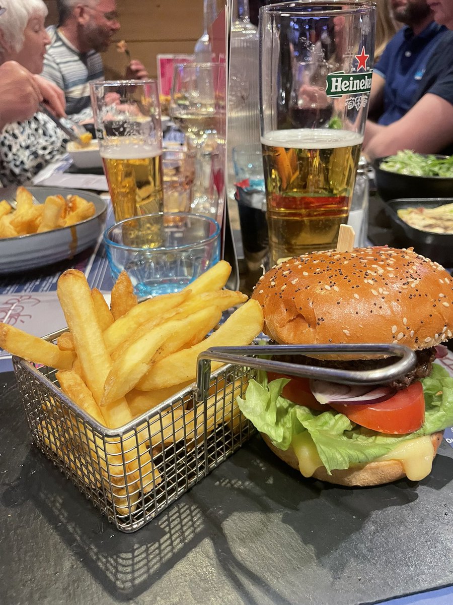 sslickmac's tweet image. Take me back To my Party in @Avoriaz1800 last week best friends